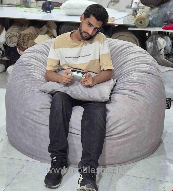 بین بگ الیافی گرد یک نفره سایز ۱۳۰ با پارچه مخمل مبلی رنگ طوسی روشن