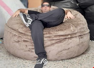 بین بگ تکنفره بزرگ خارجی همراه بالش خاکی تیره سایز۱۴۰